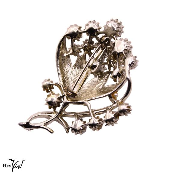 Vintage Pearl Flower Pin Brooch Bouquet Gold Metal Open Work 2.25" - Hey Viv - Picture 2 of 4